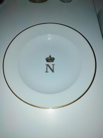 Empire français Assiette en porcelaine 