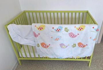 💚 Babybedje + matras+ overtrek + donsdeken en overtrek
 beschikbaar voor biedingen