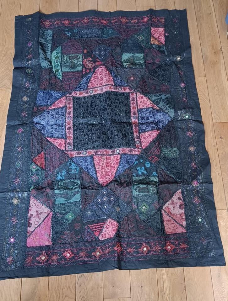 Indische wanddoek met de hand gemaakt 20€, Huis en Inrichting, Woonaccessoires | Wanddecoraties, Nieuw, Ophalen
