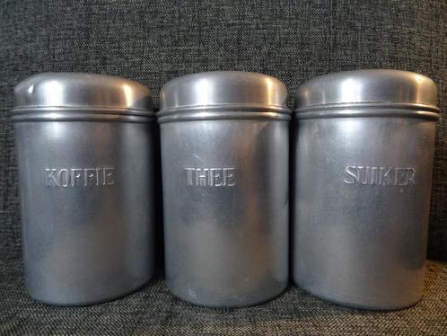Pots de stockage antiques pot de stockage café thé sucre set, Antiquités & Art, Antiquités | Ustensiles de cuisine, Enlèvement ou Envoi