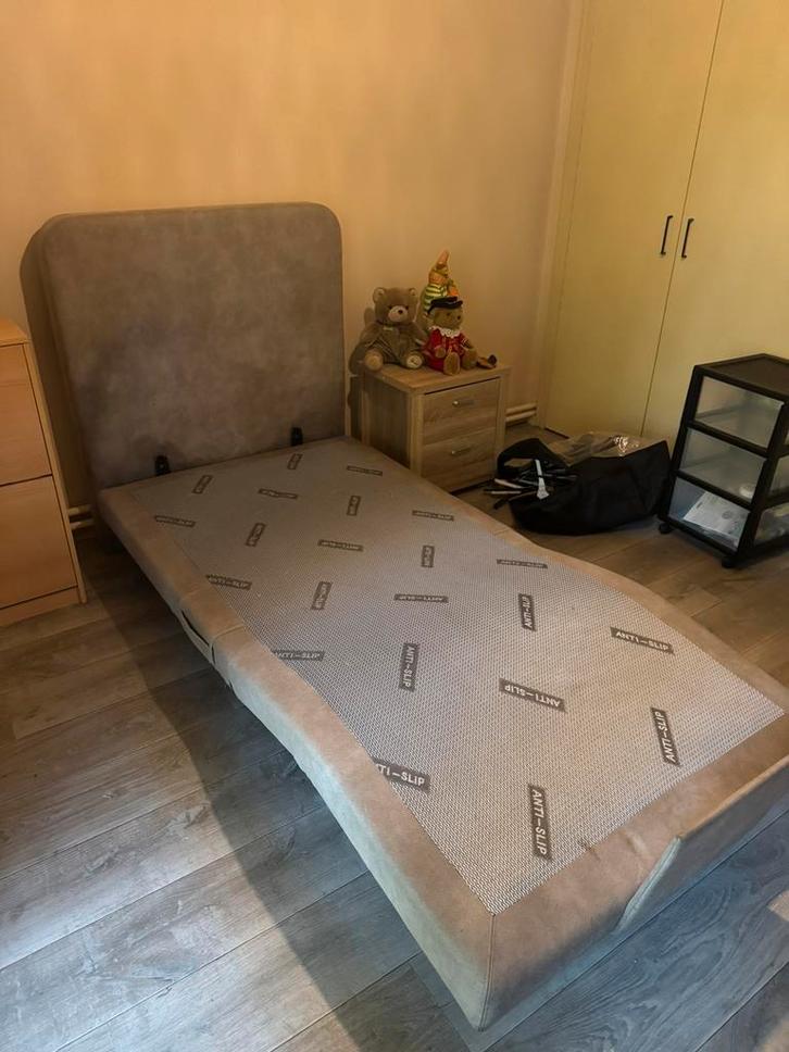 Elektrisch bedstel, Huis en Inrichting, Slaapkamer | Complete slaapkamers, Gebruikt, Eenpersoons, Ophalen