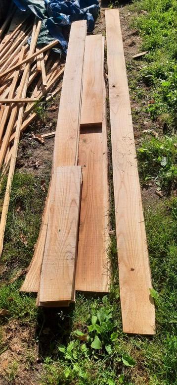 Planches de chêne  beschikbaar voor biedingen