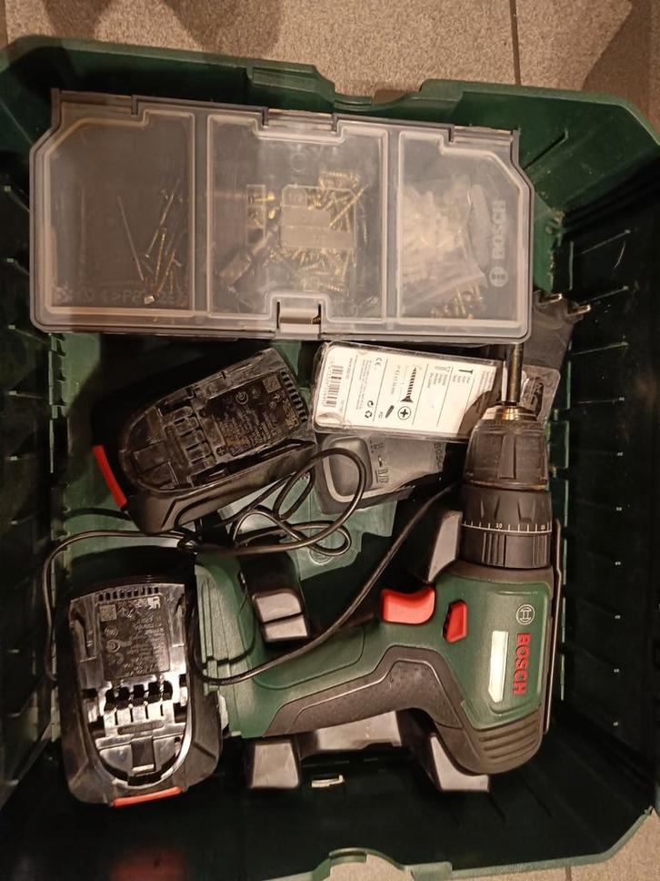 Perceuse à percussion universelle Bosch 18V-60 - Coffre en c, Bricolage & Construction, Outillage | Foreuses, Enlèvement