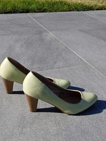 schoenen beschikbaar voor biedingen