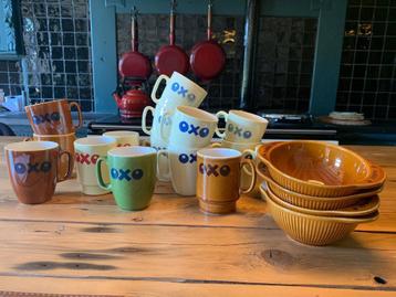 Vintage keukenset: OXO kopjes, Maggi kommetjes, onderzetters, Enlèvement, Utilisé