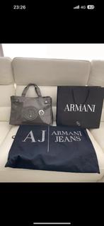 Grote grijs gelakte tas van Armani, Handtassen en Accessoires, Tassen | Damestassen, Zo goed als nieuw, Grijs, Handtas