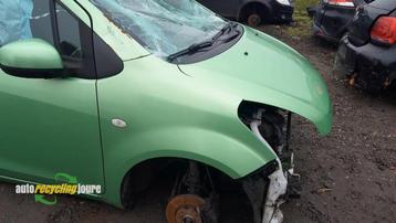 Scherm rechts-voor van een Suzuki Splash (ZJDB) beschikbaar voor biedingen