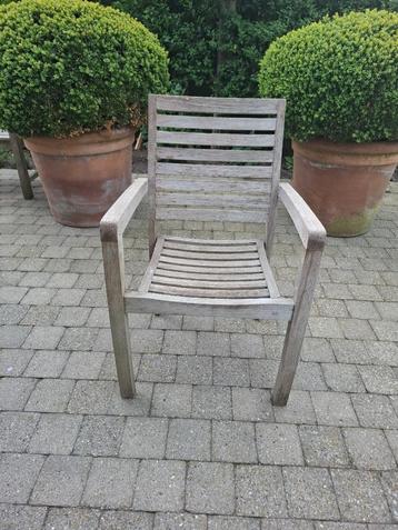 6 teaken stoelen beschikbaar voor biedingen