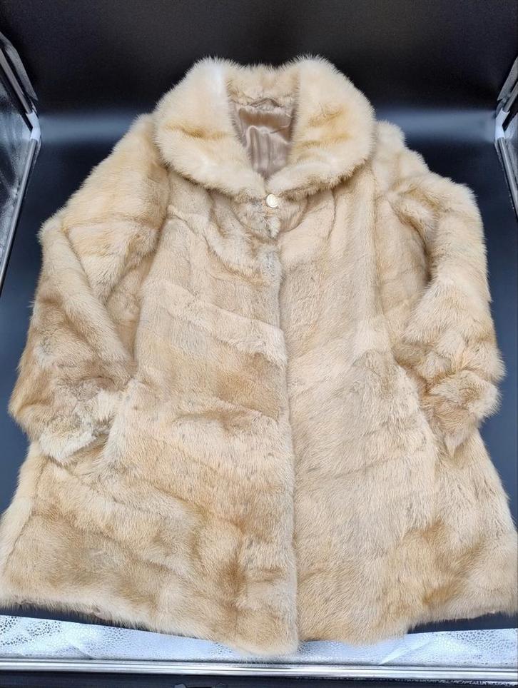 Manteau en vraie fourrure de Vison, Vêtements | Femmes, Vestes | Hiver, Porté, Taille 38/40 (M), Beige, Enlèvement ou Envoi
