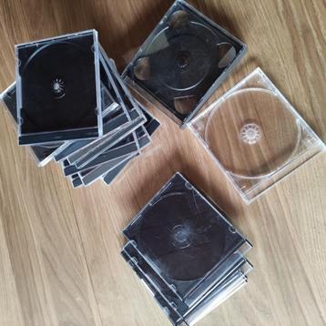 Harde plastic hoesjes voor cd's en dvd's 15 stuks beschikbaar voor biedingen