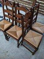 Zes stoelen, Ophalen