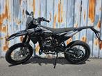 Sherco 50-SM-RS Blackmoon | Topdeal | Enkel B-Klasse, Fietsen en Brommers, Brommers | Derbi, 6 versnellingen, Nieuw, Ophalen of Verzenden