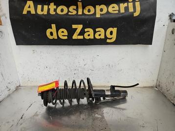 Schokdemperpoot links-voor van een Peugeot 208 beschikbaar voor biedingen