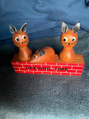 Flessenopener, kurkentrekker en afsluitdop - RETRO. beschikbaar voor biedingen