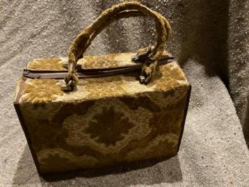 VINTAGE FLUWELEN TOILETTASJE + INHOUD JAREN 70. GOEDE STAAT beschikbaar voor biedingen