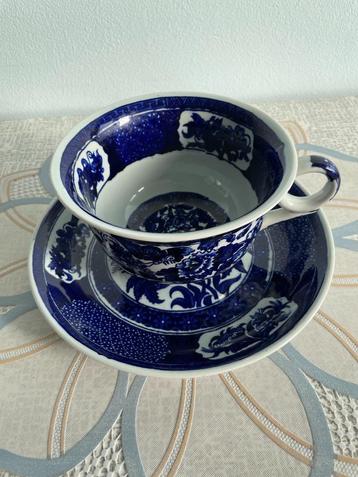 Royal Sphinx theekop en schotel beschikbaar voor biedingen