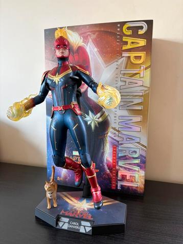 Hot Toys MMS522 Captain Marvel Deluxe Edition, Enlèvement ou Envoi, Comme neuf