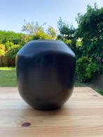 Vase noir avec bordure blanche marque Mobach, Enlèvement ou Envoi