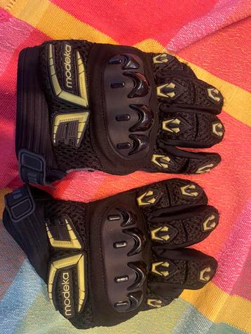 Gants de moto enfants avec protection disponible aux enchères