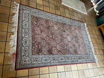 Tapijt 2,3M X 1,5M beschikbaar voor biedingen