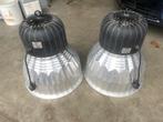 2 industriële armaturen met hqi lampen, Ophalen