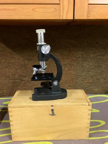 Microscoop  beschikbaar voor biedingen