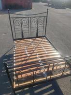 Ijzeren bed 140x200 met verstelbare lattenbodem, Ophalen, Gebruikt, Zwart, Tweepersoons
