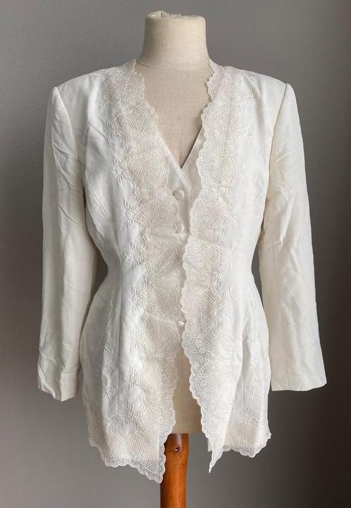 Crèmekleurige vintage blazer Cartoon maat 42, Kleding | Dames, Jasjes, Kostuums en Pakken, Zo goed als nieuw, Jasje, Maat 42/44 (L)