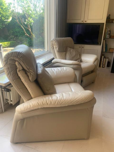 2 relaxzetels met massage, Huis en Inrichting, Zetels | Zetels en Chaises Longues, Zo goed als nieuw, Ophalen