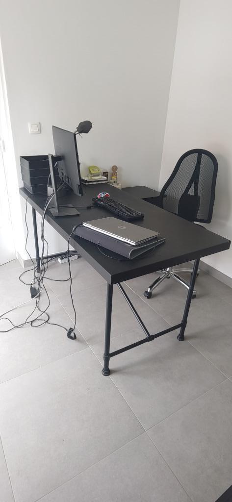 Zwarte bureau, Karpalund, 75x100cm, Huis en Inrichting, Bureaus, Gebruikt, Bureau, Ophalen