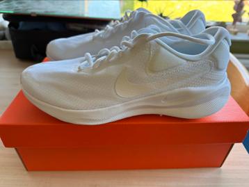 Nike Revolution 7 maat 42 splinternieuw beschikbaar voor biedingen