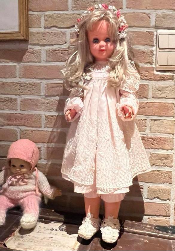 Zeer grote vintage pop  UNICA Belgium, 65 cm hoog., Verzamelen, Poppen, Pop, Ophalen of Verzenden