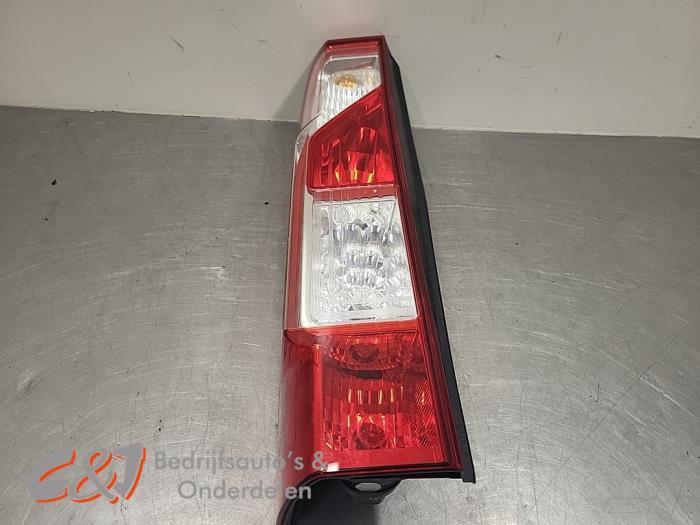 Feu arrière gauche d'un Opel Movano, Autos : Pièces & Accessoires, Éclairage, Opel, Utilisé, 3 mois de garantie, Enlèvement ou Envoi