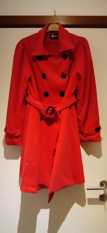 manteau rose fuschia évasé dans le bas taille 44 beschikbaar voor biedingen