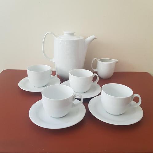 Arzberg 4 kopjes en schoteltjes, melkkan en koffiekan, Antiek en Kunst, Antiek | Servies compleet, Ophalen of Verzenden