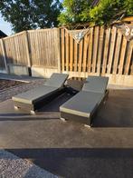 2 Ligbedden met bijzettafel, Tuin en Terras, Ligbedden, Ophalen, Nieuw, Kunststof, Verstelbaar