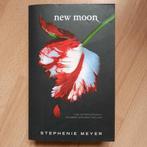 NEW MOON - STEPHENIE MEYER - ENGELS, Ophalen of Verzenden, Gelezen