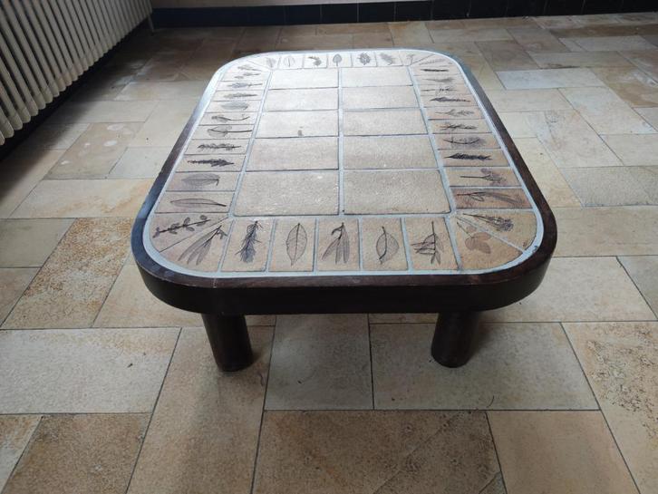 Roger Capron salontafel met bladmotief in keramiek, Antiquités & Art, Antiquités | Meubles | Tables, Enlèvement