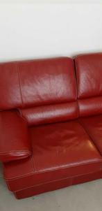 Red leather sofa in excellent condition, Maison & Meubles, Canapés | Sofas & Chaises Longues, Comme neuf, Enlèvement ou Envoi