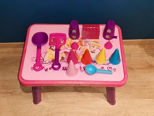 Prinsessen zandbak + bijhorende speeltjes, Kinderen en Baby's, Speelgoed | Speeltafels, Zo goed als nieuw, Ophalen