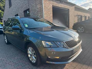 Skoda Octavia SW 1.6 TDI/Pano/Keyless/Navi/Cruise/Zetelverwm beschikbaar voor biedingen