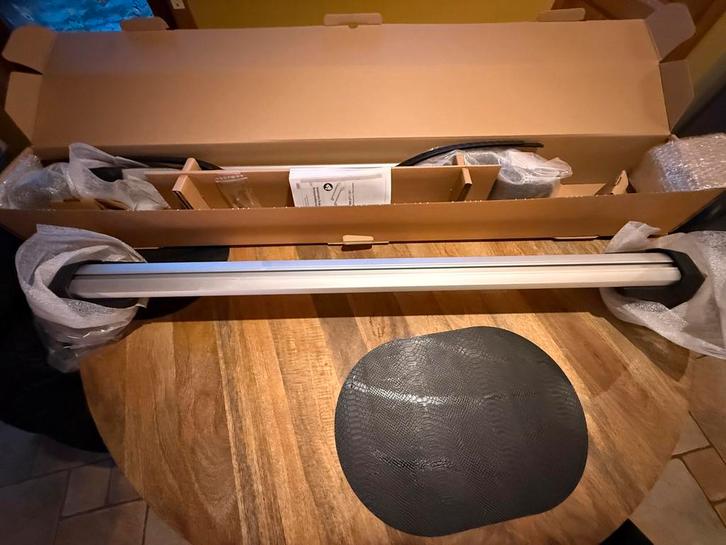 Barre de toit original audi neuve dans la boîte!!, Autos : Divers, Porte-bagages, Neuf, Enlèvement