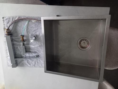 Spoelbak met kraan en zeepdispenser, Huis en Inrichting, Keuken | Keukenelementen, Gebruikt, Minder dan 100 cm, Minder dan 50 cm
