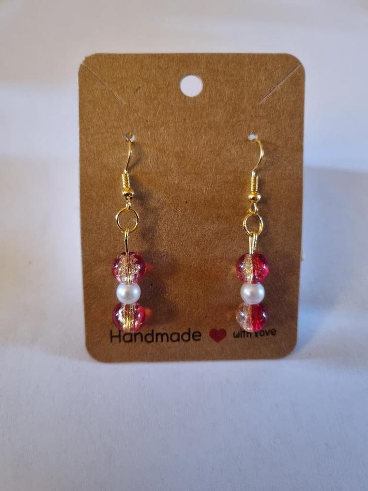 Handgemaakte oorbellen met rode gecraqueleerde parels en par, Handtassen en Accessoires, Oorbellen, Nieuw, Hangers, Glas, Rood