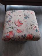 Hocker, ottoman, voetenbank, Ophalen, Gebruikt, Stof, 50 tot 75 cm