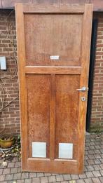 Porte en bois avec chambranle, Enlèvement