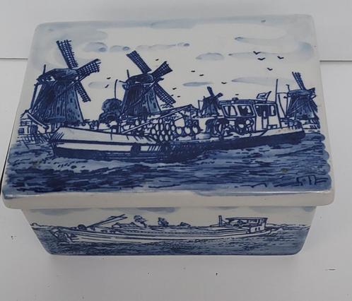 Beurrier en poterie de Delft signé, Antiquités & Art, Antiquités | Céramique & Poterie, Enlèvement ou Envoi