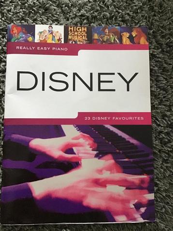 22 Disney favourites really easy piano  beschikbaar voor biedingen