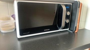 Microgolfoven Samsung beschikbaar voor biedingen