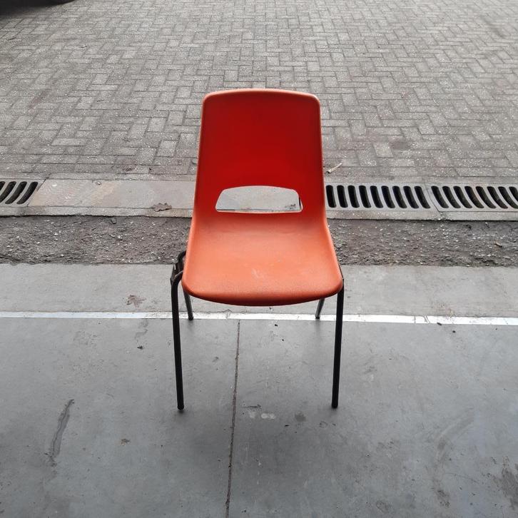 Keuken stoel Stapelstoel Kantinestoel vintage Kuipstoel, Huis en Inrichting, Stoelen, Gebruikt, Vijf, Zes of meer stoelen, Kunststof